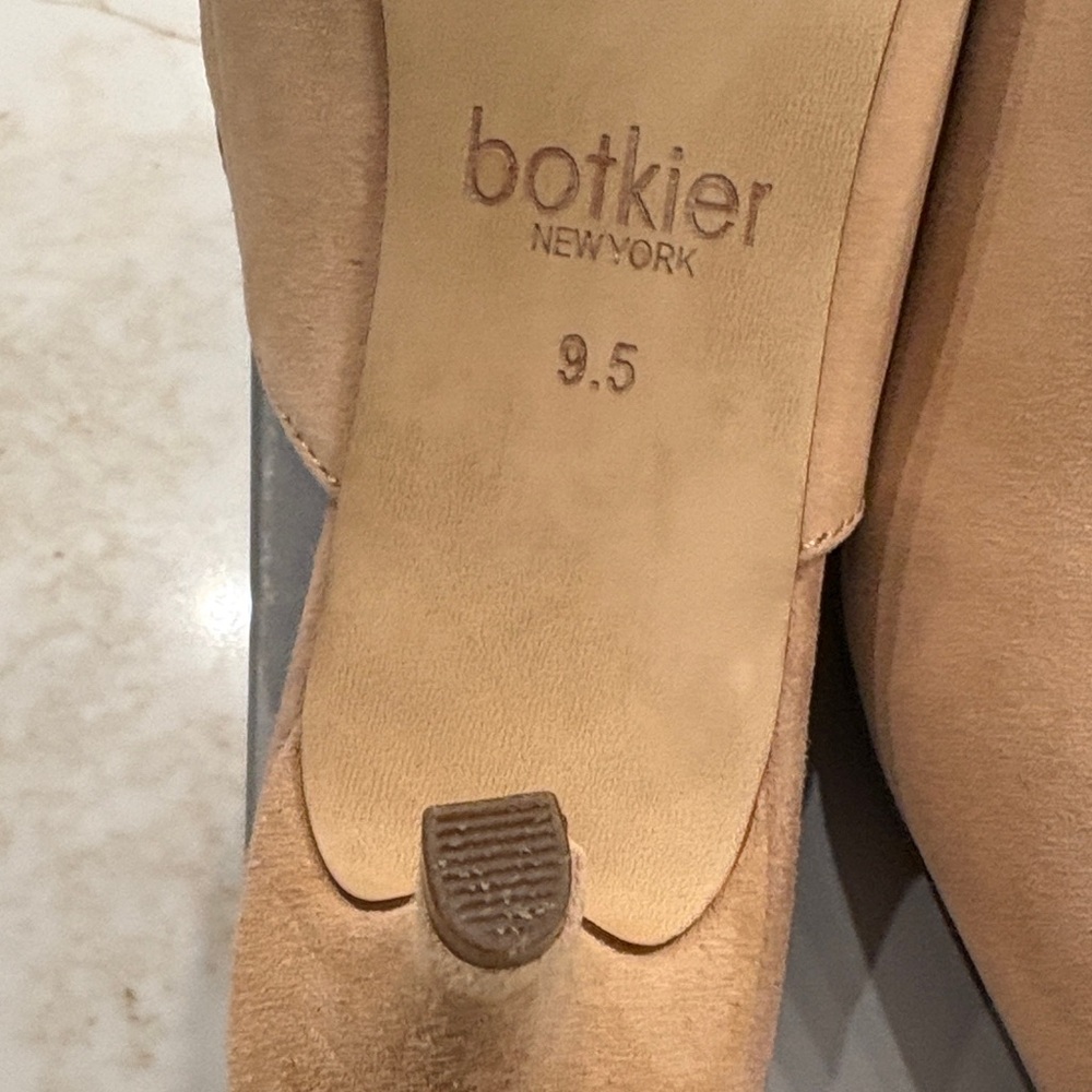 Botkier Women's Beige/Tan Mules 2.5 inch heel - Picture 12 of 15